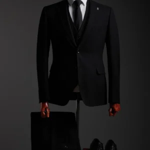 Гладкий черный костюм-тройка с минималистичным дизайном SLEEK BLACK FORMAL SUIT