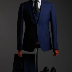 Элегантный тёмно-синий костюм-тройка с классическим кроем CLASSIC NAVY SUIT