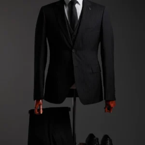 Элегантный костюм-тройка с черной полоской ELEGANT BLACK PINSTRIPE SUIT